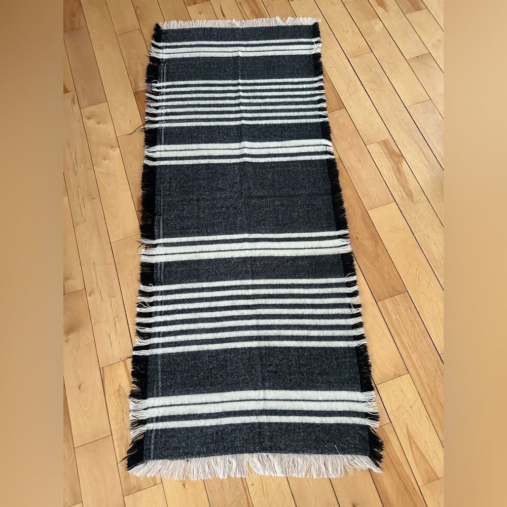 Elegant Black and White Striped scarf